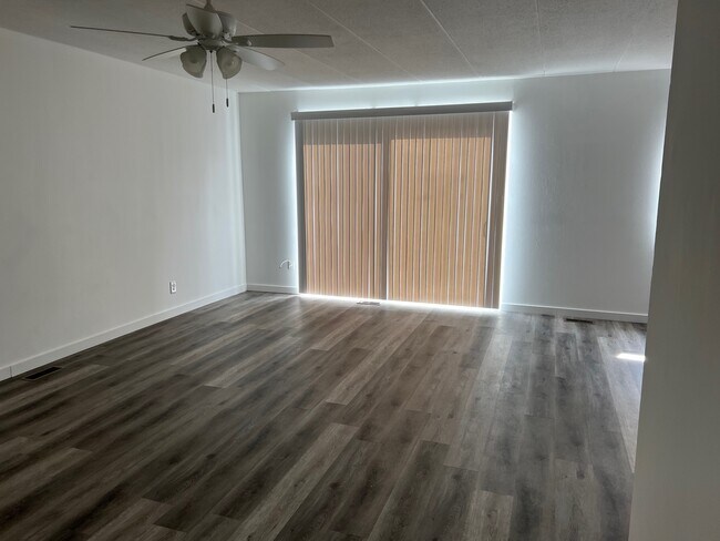 Building Photo - 2114 Pauline Blvd