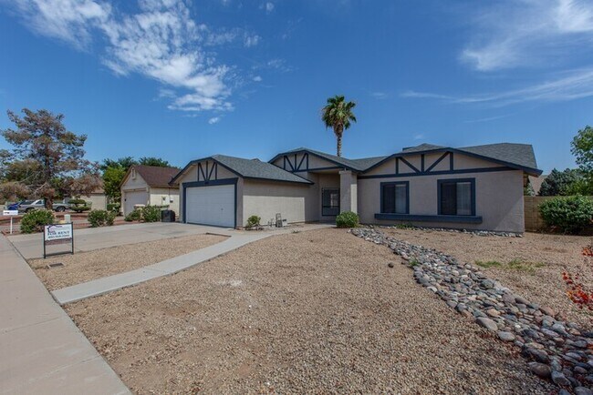 Building Photo - 6407 W MADRAS LN - 2BR 2BA Greenway/67th A...