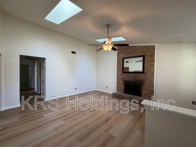 Foto del edificio - 1620 Boles Pl