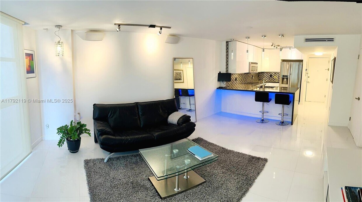 Foto principal - 1228 West Ave