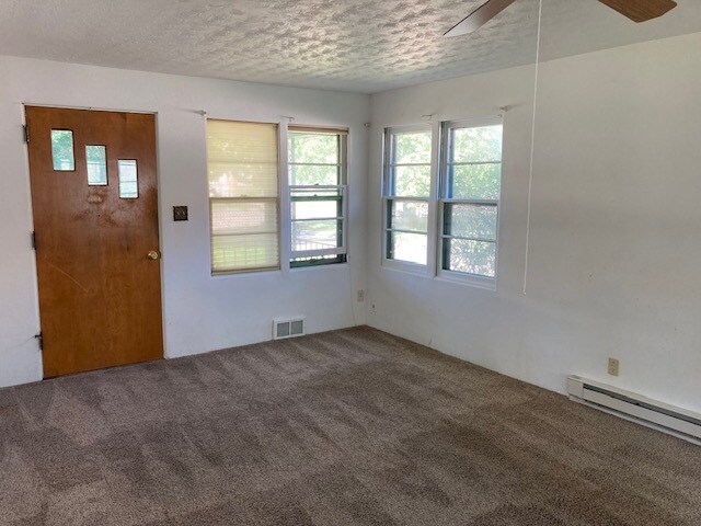 Foto del edificio - 307 E 17th St