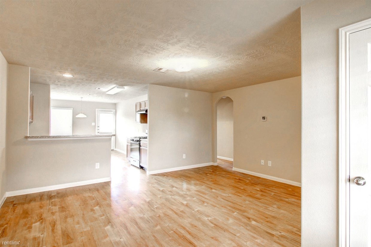 Primary Photo - 822 Robillard Ln