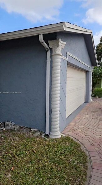 Foto del edificio - 7601 Kimberly Blvd