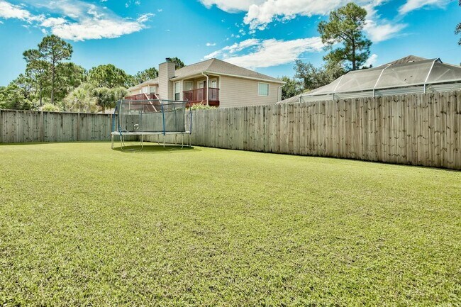 Foto del edificio - Spacious 4-Bedroom Home for Long-Term Leas...