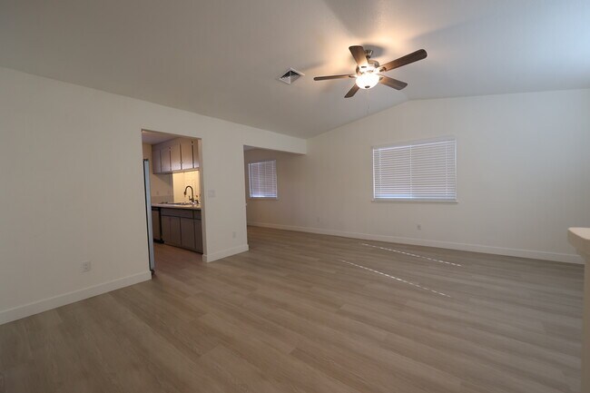 Foto del edificio - 761 Almond St