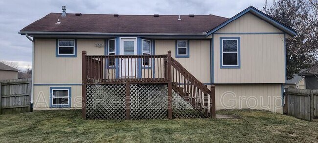 Building Photo - 1610 Cove Dr
