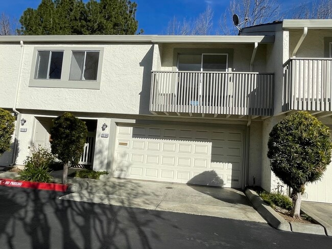 20194 Front view - 20194 Northglen Sq