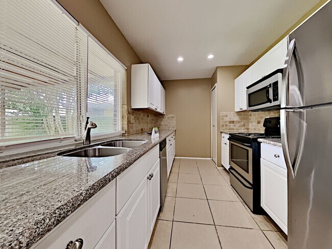Building Photo - 5814 Purple Sage Rd