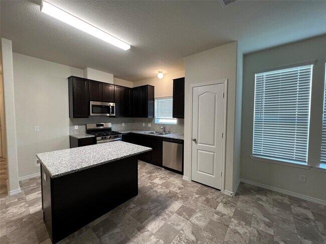 Foto del edificio - 3418 Flower Brooke Ct