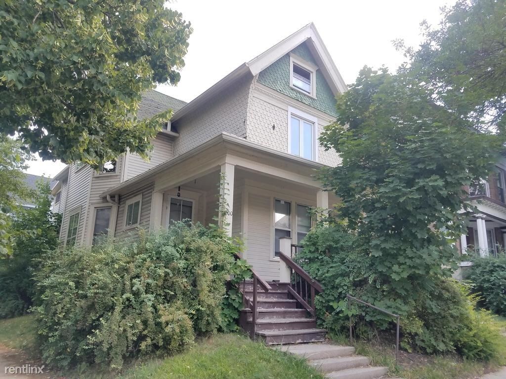 Primary Photo - 1900 N Oakland Ave