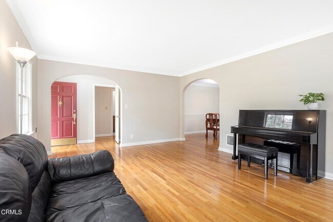 Den - 2963 Sheffield Rd
