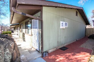 Building Photo - 635 Dameron Dr