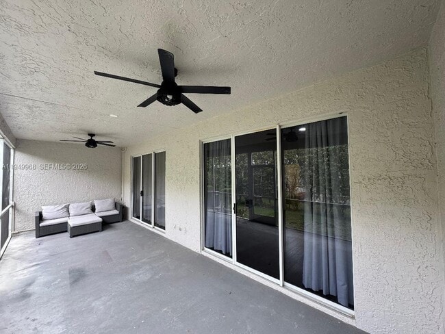 Foto del edificio - 20478 Vía Marisa