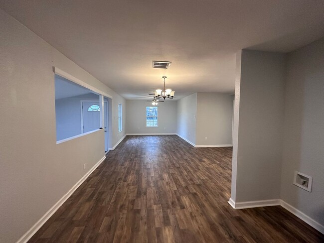 Foto del edificio - Remodeled 3/1!