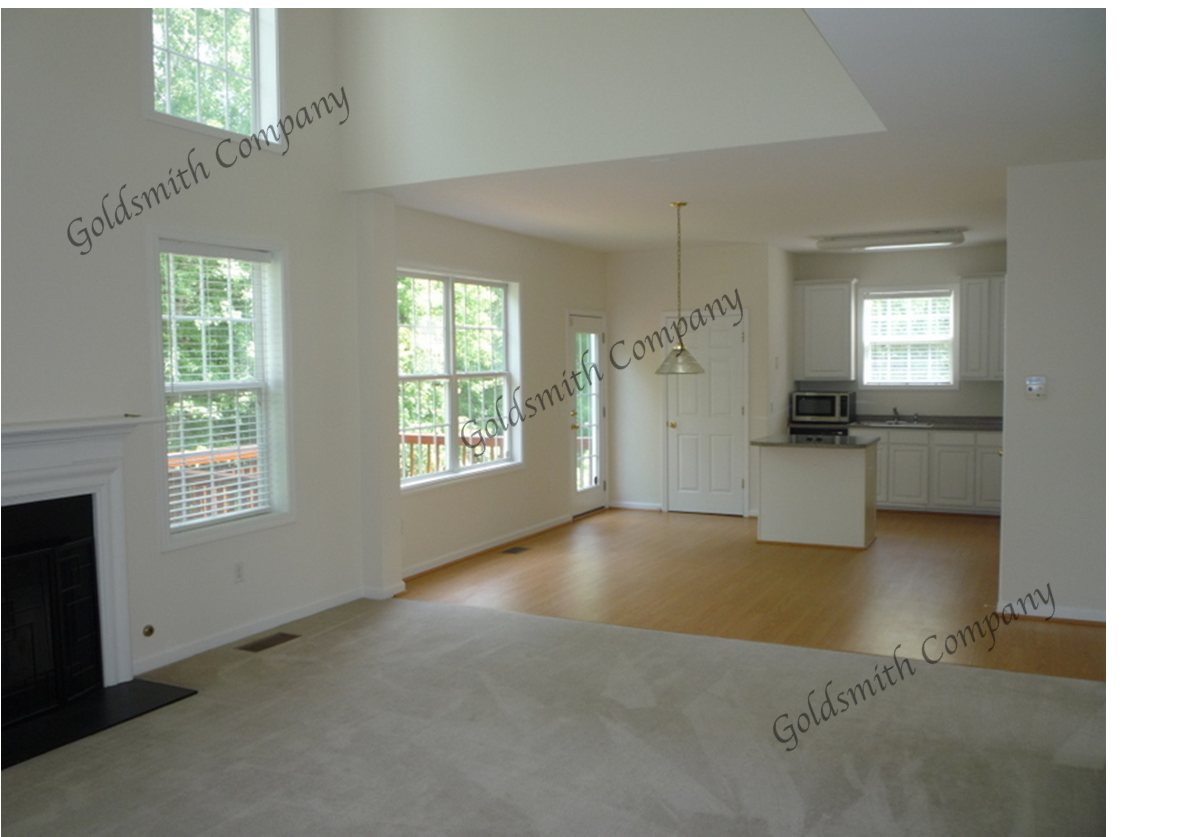 Building Photo - "Spacious 4-Bed Oasis with 2.5 Baths on Collingsworth Lane"