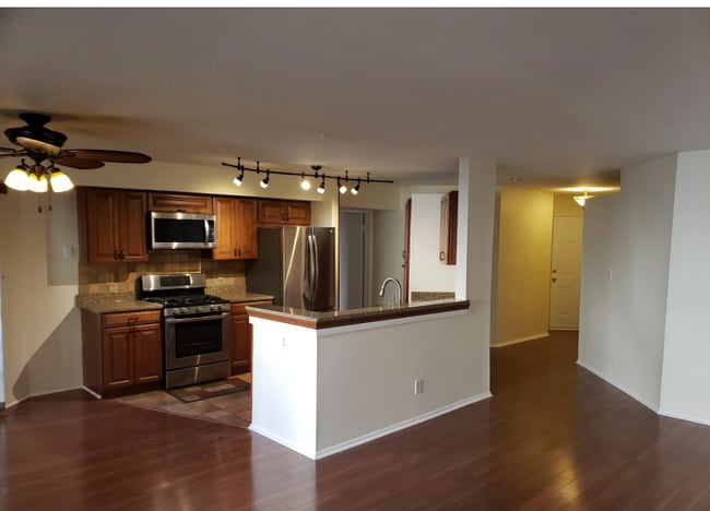 Building Photo - 3252 Cypress Ct