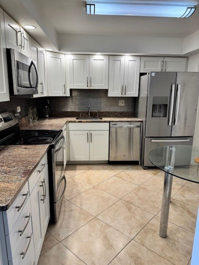 Photo - 2/2 SUNNY ISLES Apartment