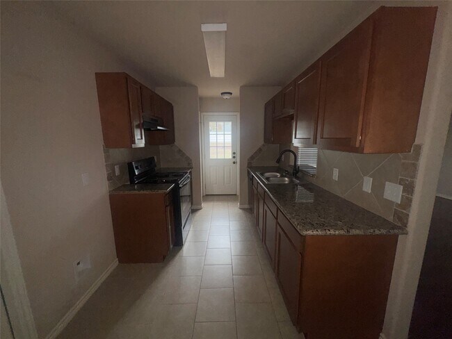 Foto del edificio - 10604 Royal Adrian Dr