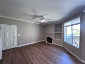 Building Photo - 5201 Laguna Oaks Dr