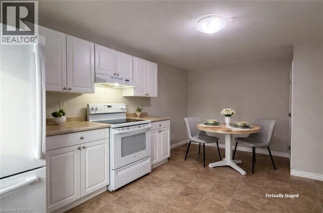 Building Photo - 3 King St E