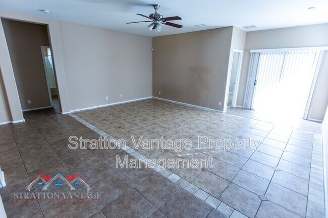 Building Photo - 987 W Fruit Tree Ln