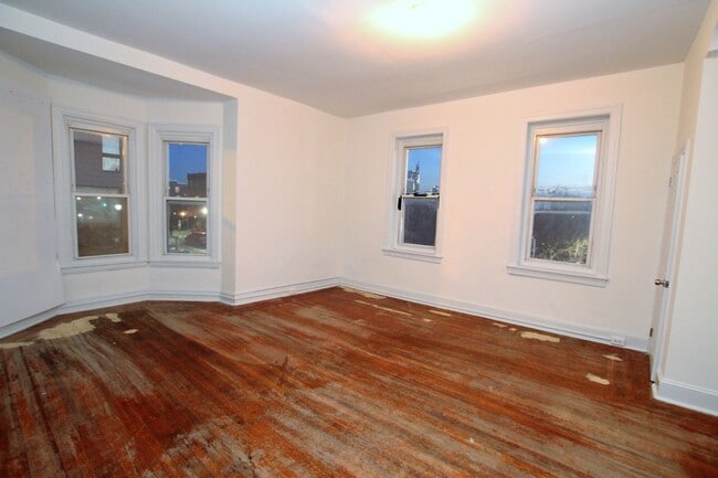 Building Photo - 2621 W Girard Ave