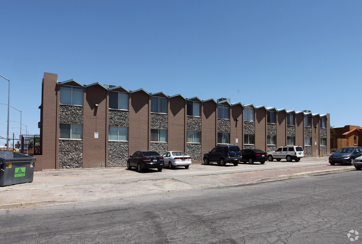 Good Rain Apartments in Tucson, AZ