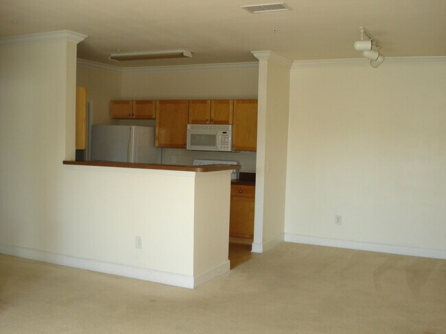Building Photo - 6411 Borasco Dr