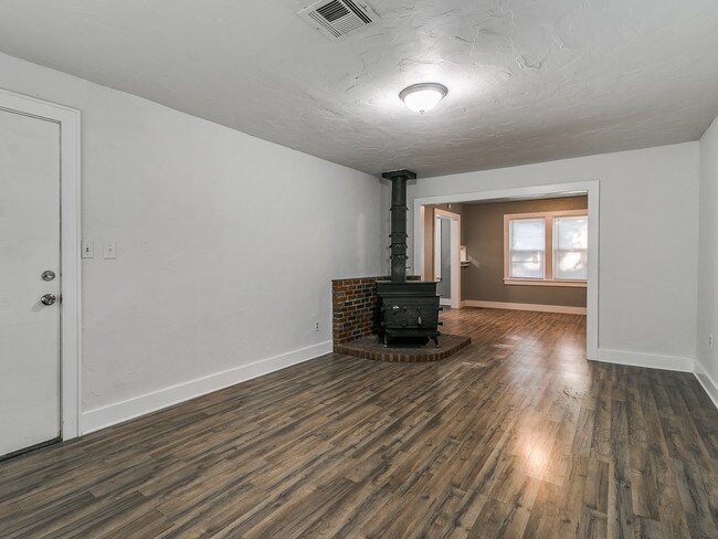 Building Photo - 6200 NW 28th St