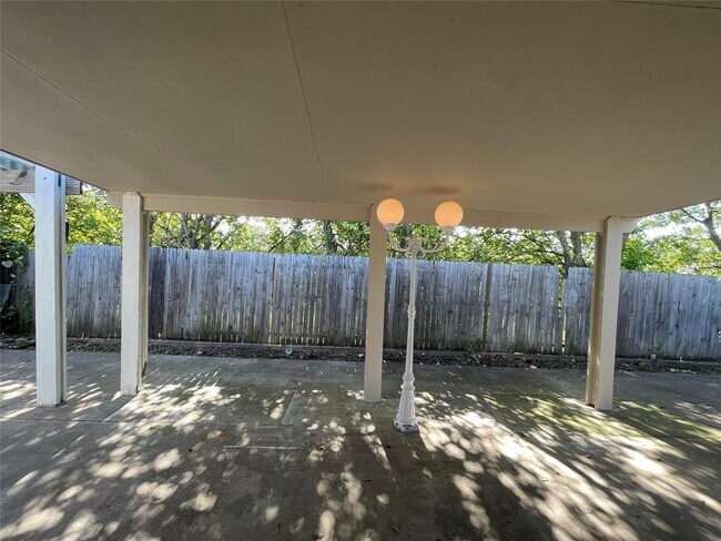 Building Photo - 4325 Fairmont Dr
