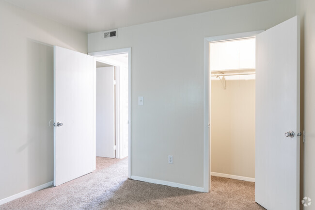 2BR, 1BA - Wynwood Apartments