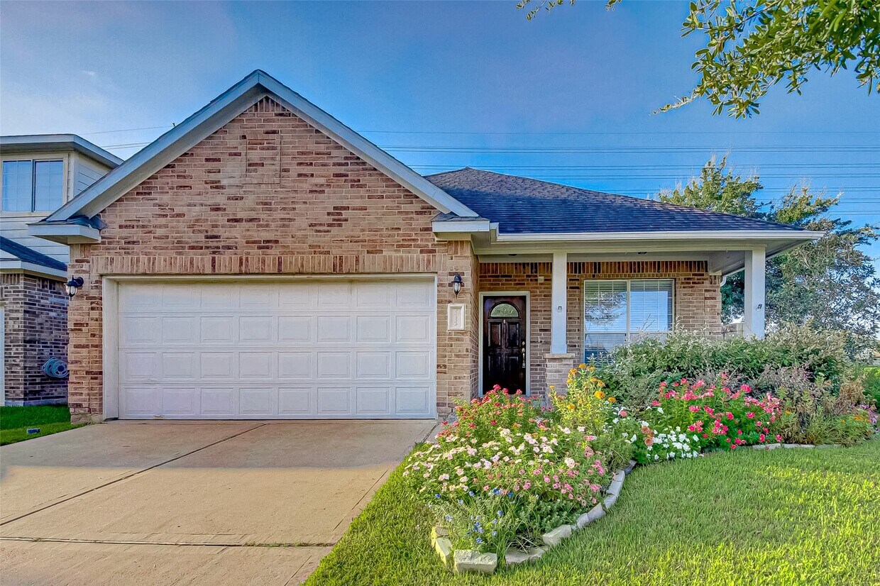 Foto principal - 26439 Richwood Oaks Dr