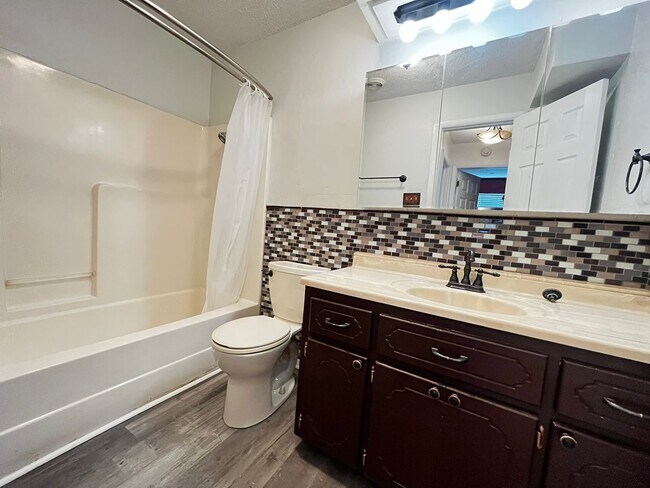 Foto del edificio - 4807 NW Cheyenne Ave