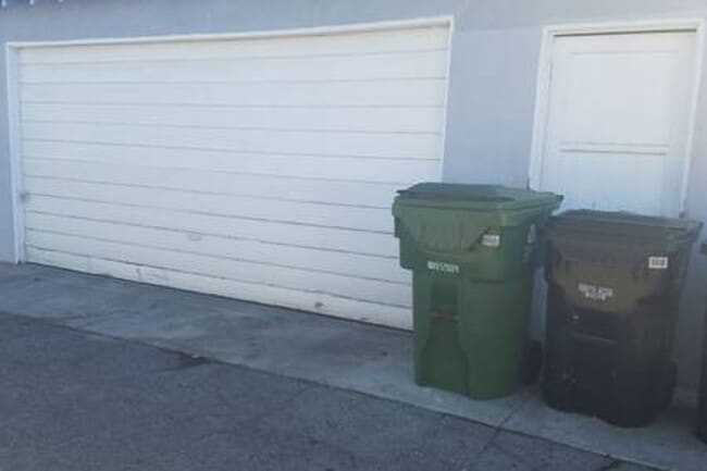 Foto del edificio - 12423 Chandler Blvd