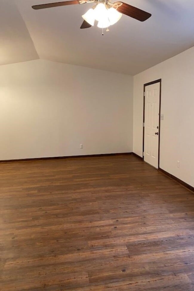 Building Photo - 177 Whetherbine Way W