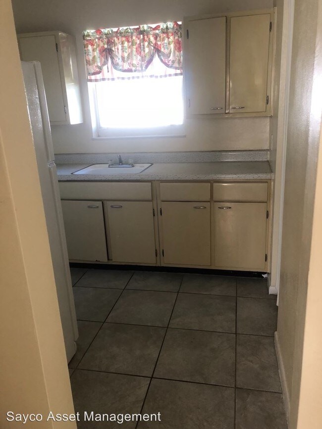 Building Photo - 2 br, 1 bath House - 141 SE EL Sito Ct
