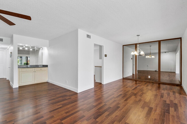 Foto del edificio - 6612 Spring Bottom Way