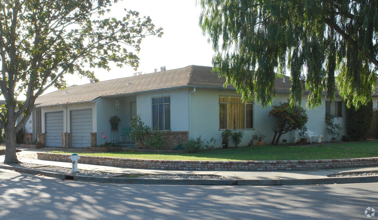 Building Photo - 524-528 E McKinley Ave