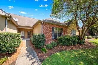 Building Photo - 809 Summer Breeze Dr