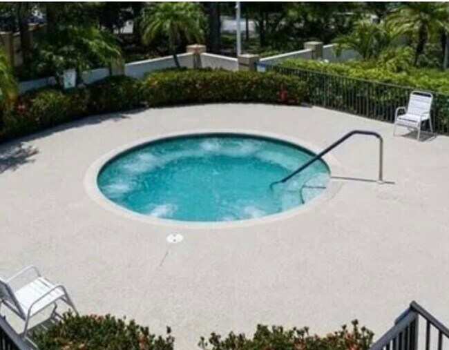 Foto del edificio - 8192 Mulligan Cir