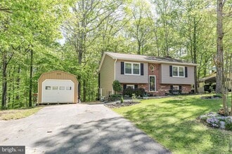 Building Photo - 704 Candle Ridge Ct