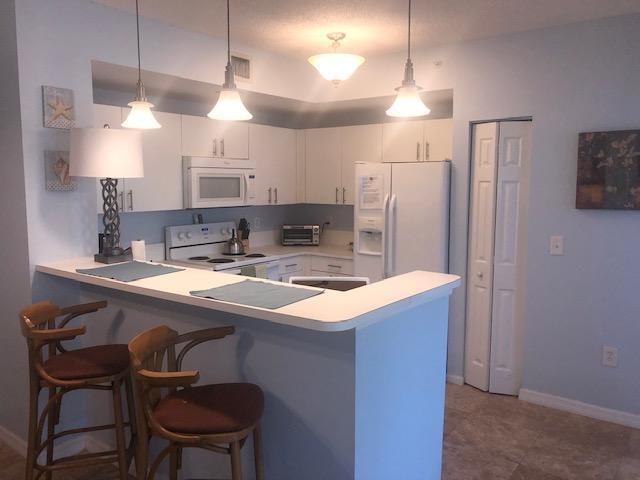 Building Photo - 630 S Sapodilla Ave