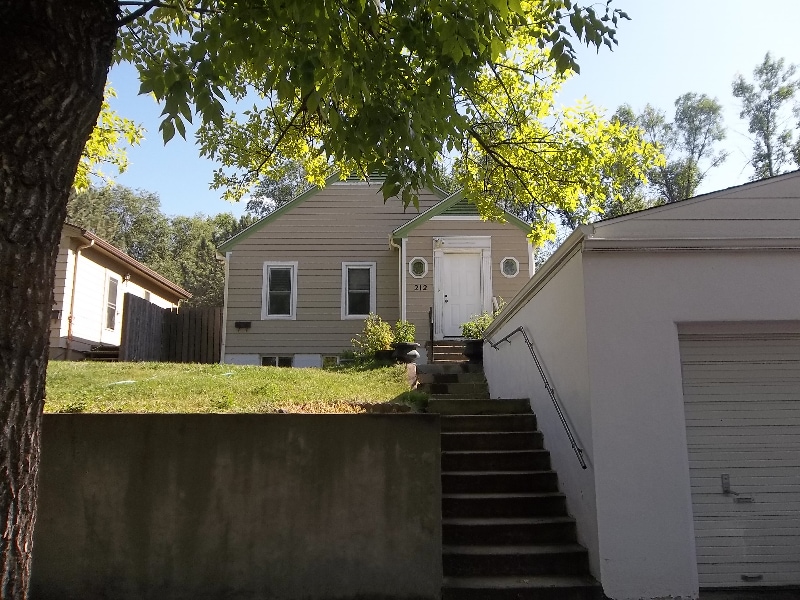 Primary Photo - 212 7th St