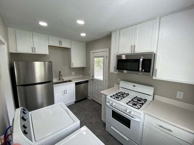 Photo - Lakeview Apartment