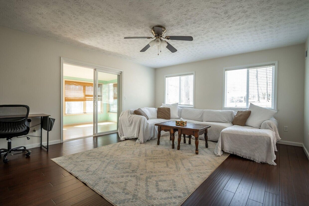 Foto principal - 157 Beaverdam Creek Rd