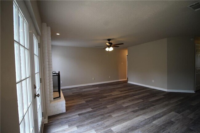 Foto del edificio - 1509 Greenfield Dr