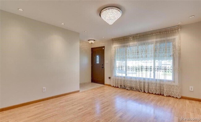 Foto del edificio - 528 Cardwell St