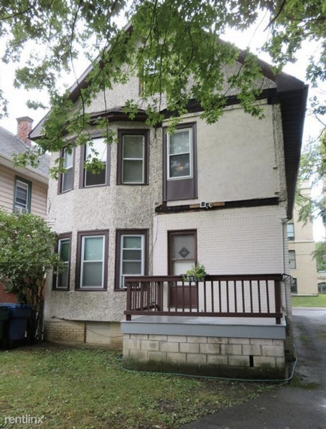 3 br, 1 bath Duplex 167 Southside Parkwa... Townhome Rentals in