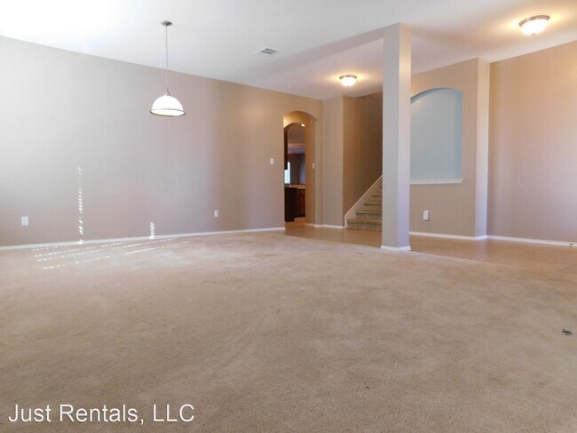 Building Photo - 6 br, 3.5 bath House - 2538 Red Fern Dr