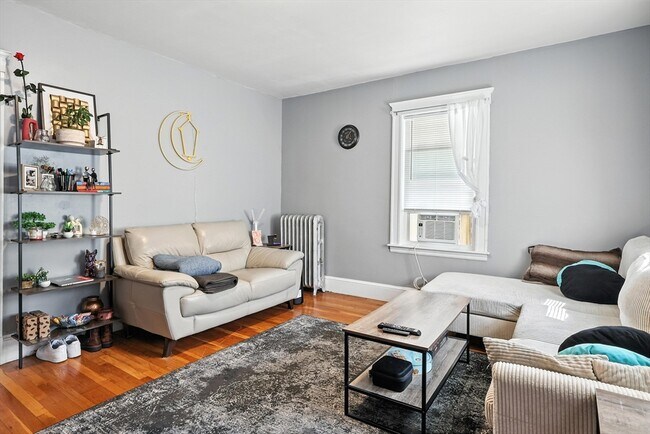 Foto del edificio - 64 Endicott St